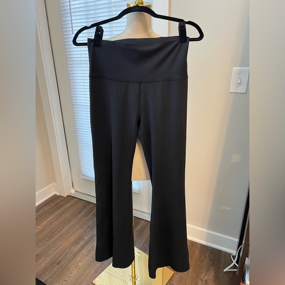 Fabletics Women's Black PureLuxe Ultra High Waisted Flared Pants - Picture 4 of 7